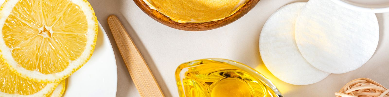 Organic turmeric and honey ingredients